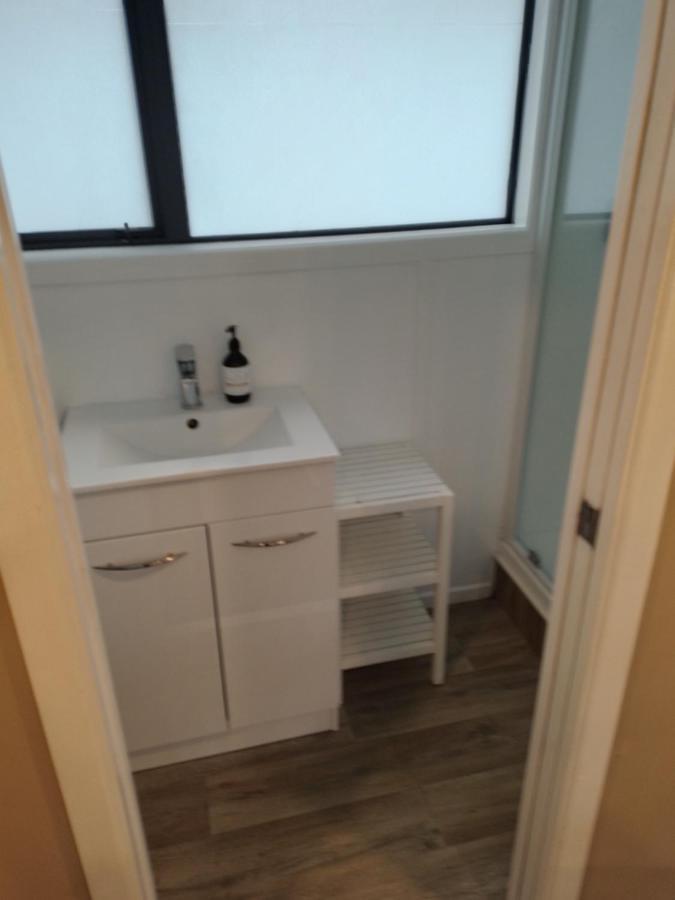 وايهي Best Budget Bed And Ensuite - Private Access Close To Beach المظهر الخارجي الصورة