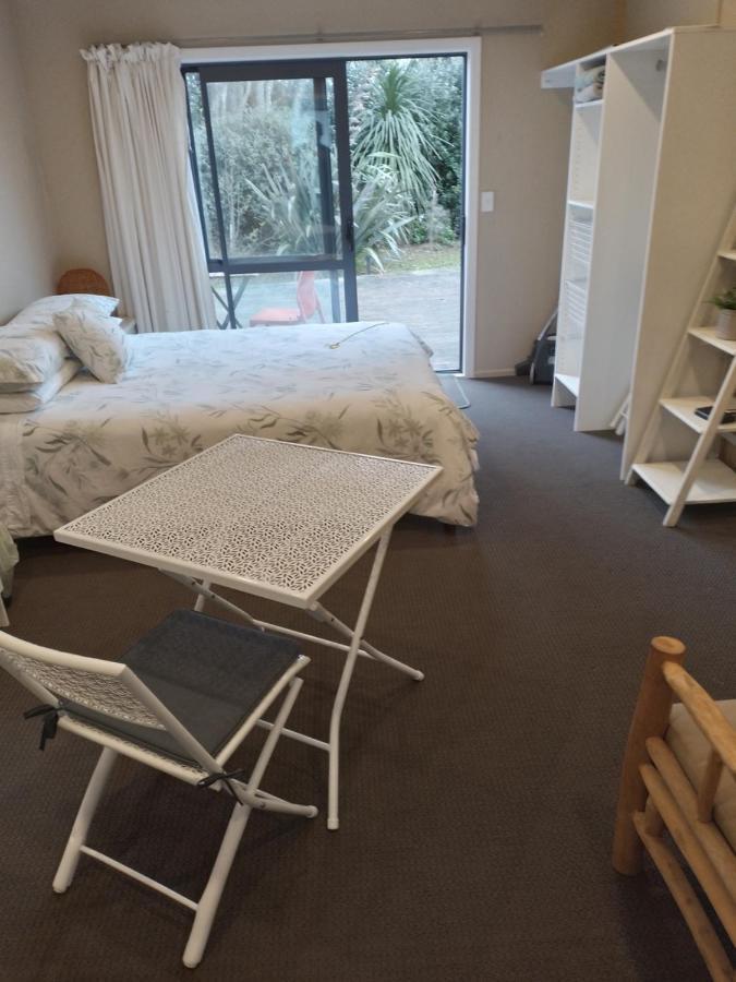 وايهي Best Budget Bed And Ensuite - Private Access Close To Beach المظهر الخارجي الصورة